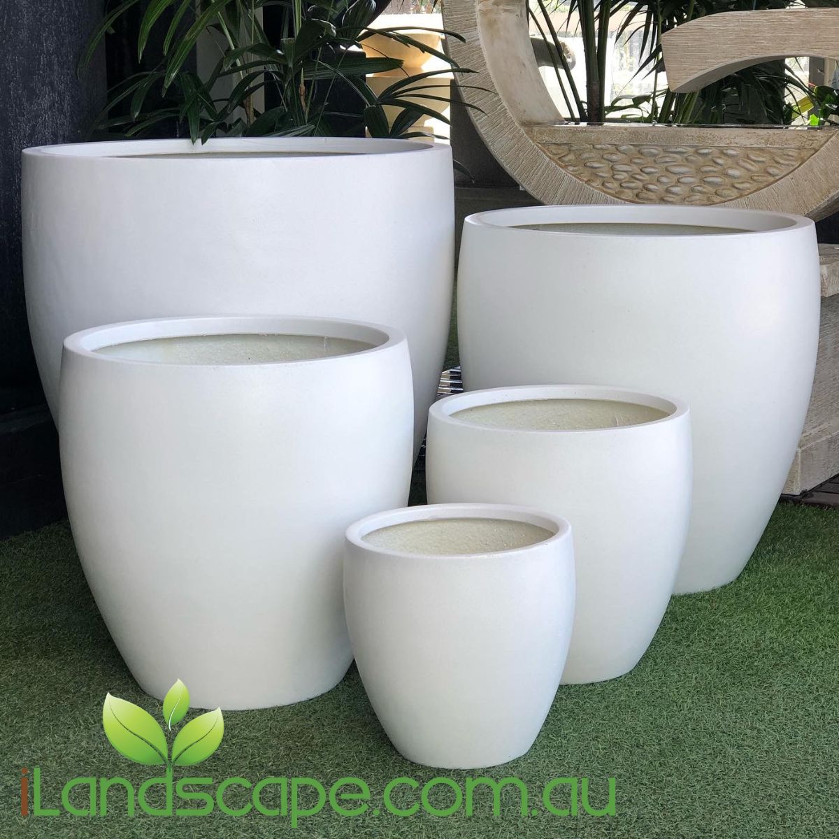 Modstone Montague Egg Pot is a designer range of strong, durable lightweight planters with a stylish terrazzo appearance. Modstone Pots are made using a similar production process to our Urbanlite range, but also contain a coarse stone grit exterior layer which can be treated to produce a variety of attractive polished and rough finishes