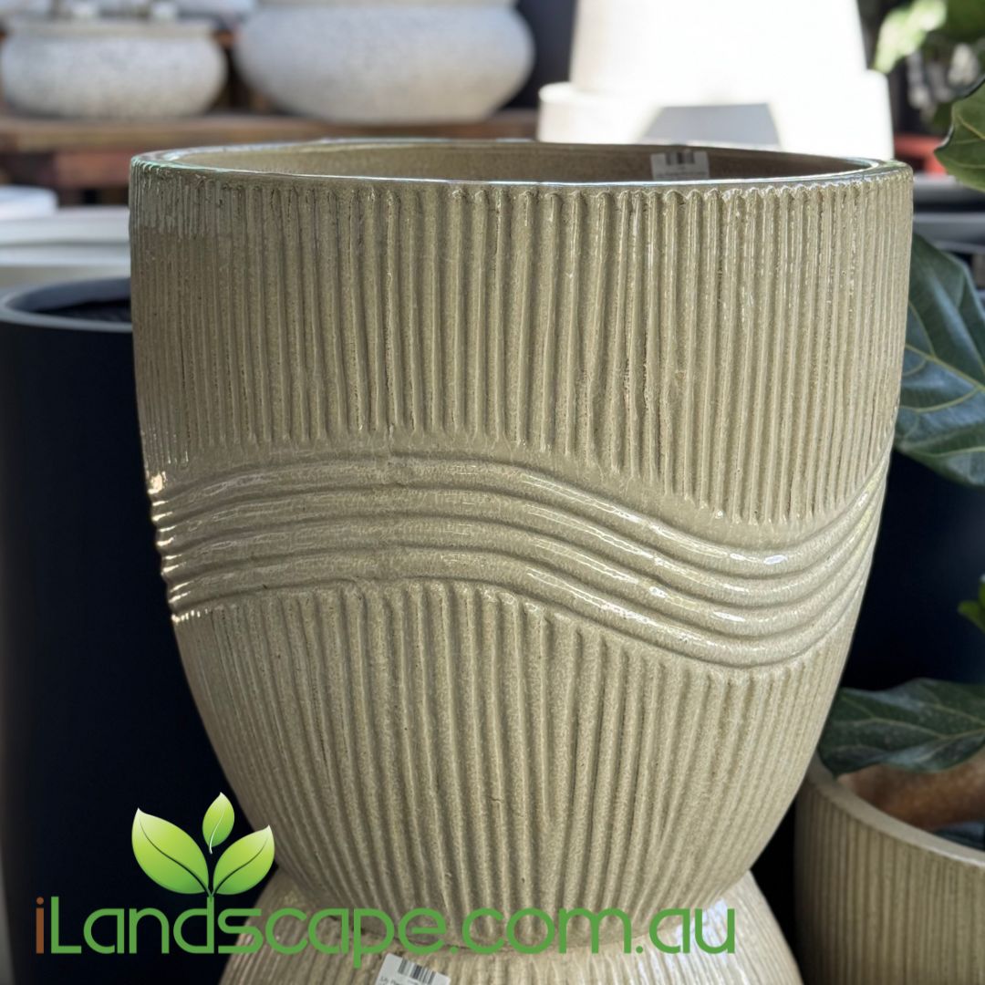 Lily Planter Pot - Glazed Terracotta